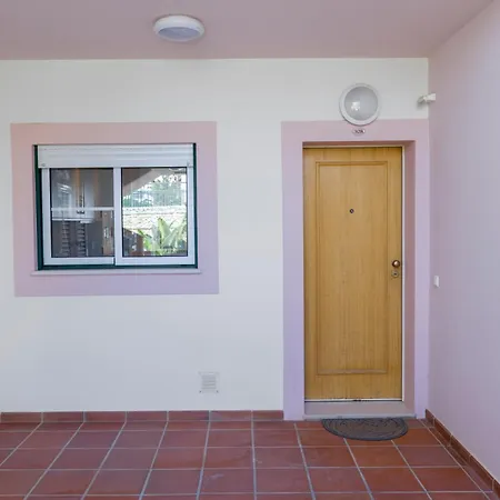 Central, Bem Equipado E Confortavel A Passos Da Da